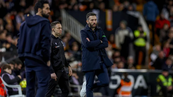 Victoria del Real Madrid en Mestalla con goles de Carreras y Mbappé