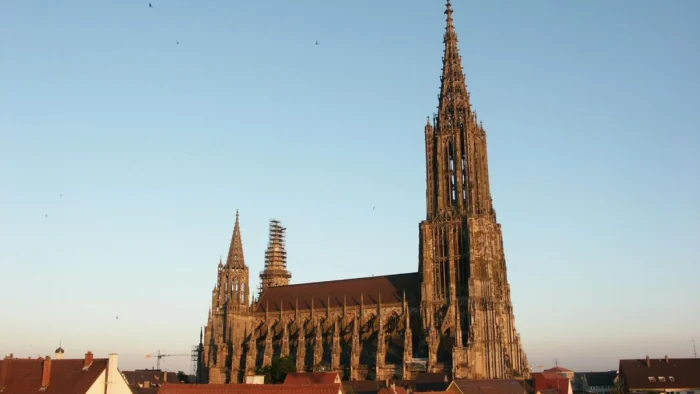 LA SAGRADA FAMILIA SUPERA A LA IGLESIA DE ULM COMO EL TEMPLO MÁS ALTO DEL MUNDO
