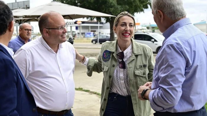 PP y Vox buscan desbloquear la investidura de Guardiola en Extremadura