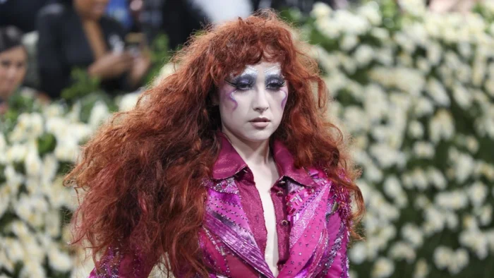 Chappell Roan abandona su agencia tras su vinculación con Epstein: "Me niego a quedarme de brazos cruzados"