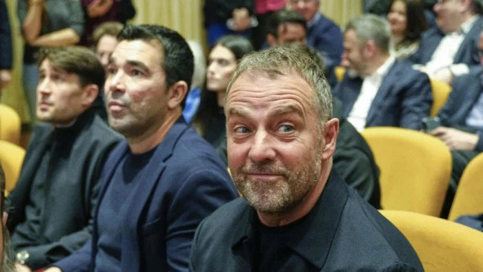 Hansi Flick, presente en la presentación del nuevo libro de Joan Laporta