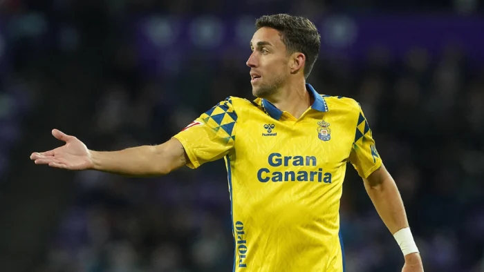 Jaime Mata Refuerza la Delantera del Racing de Santander