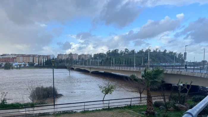 Desalojo voluntario en pedanías de Badajoz por crecida de ríos