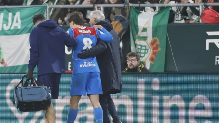 Pablo Barrios estará de baja por lesión durante un mes