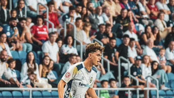 Dani Fernández regresa al CD Tenerife tras superar su lesión