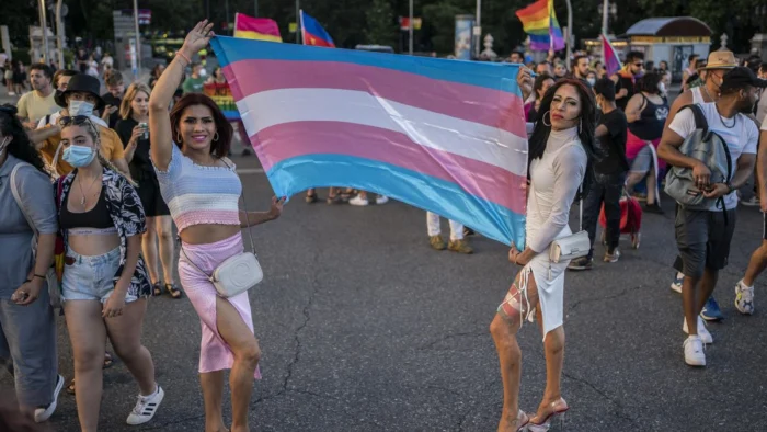 Sumar reclama al Gobierno que cumpla la Ley Trans para garantizar el cambio de sexo legal de los extranjeros