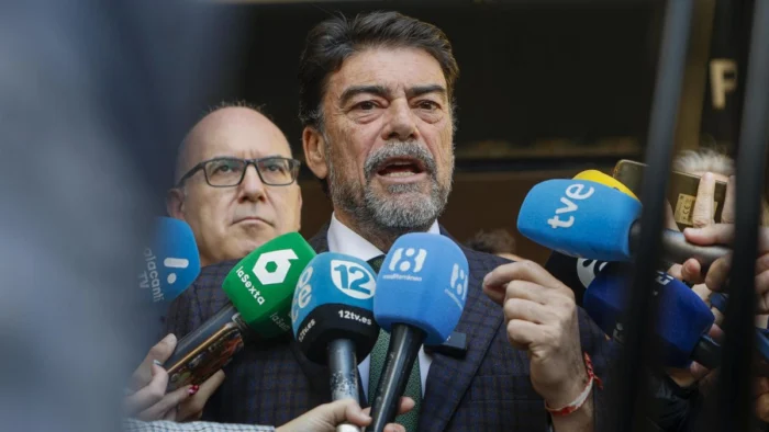 NUEVO TITULO: Denuncian presunta corrupción en la adjudicación de viviendas públicas en Alicante