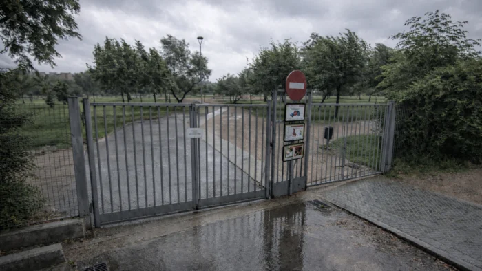 CIERRE DE PARQUES EN BADAJOZ Y ALERTA POR VIENTOS EN EXTREMADURA