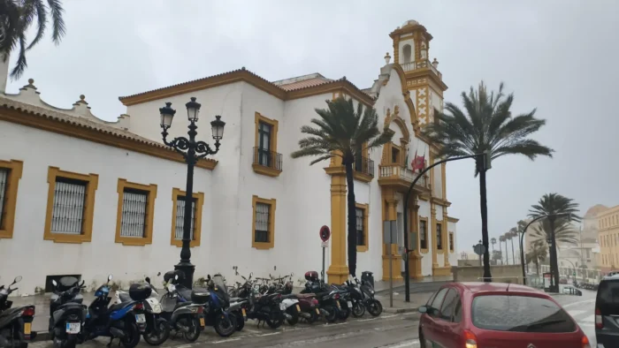 Regreso a clases en Cádiz, pero con excepciones tras el temporal