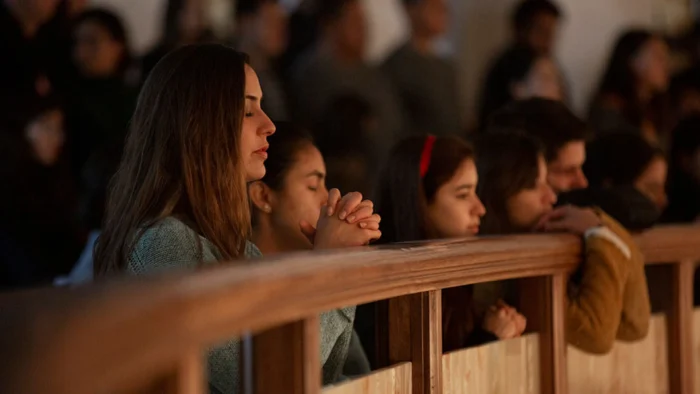 Giro histórico en EEUU: la Generación Z católica supera por primera vez a la protestante