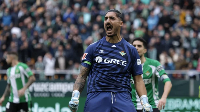 Andrés Ocaña puntúa a los jugadores del Betis ante el Valencia: Valles estelar