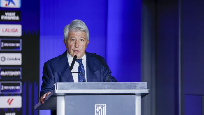 Enrique Cerezo se pone duro con Araujo: "No es nadie en el Atlético de Madrid"