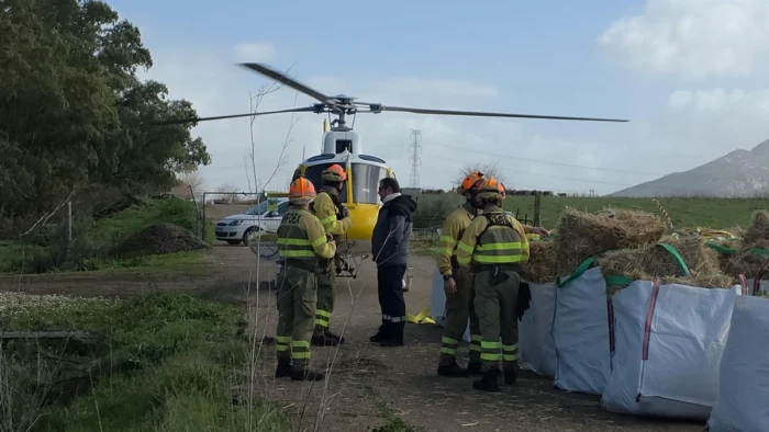 RESCATE AÉREO DE OVEJAS AISLADAS POR LAS LLUVIAS EN EXTREMADURA
