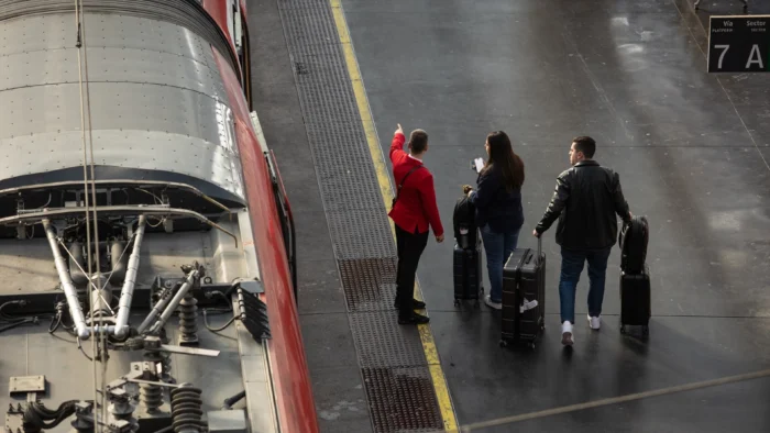 CONTROVERSIA PERSISTE TRAS ACUERDO PARA DESCONVOCAR HUELGA FERROVIARIA