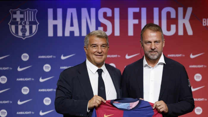 Hansi Flick podría dirigir al Barcelona indefinidamente si Laporta es reelegido