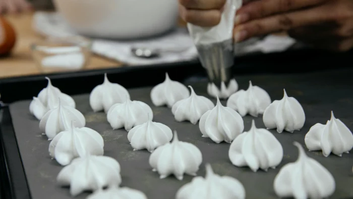Merengue Casero: Un Clásico Dulce para Celebraciones y el Día a Día