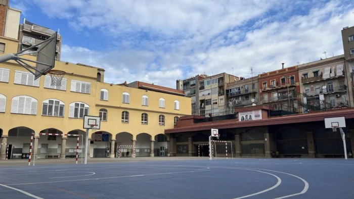 Disputa legal en Barcelona: ¿Son legales las exenciones de ruido para patios escolares?