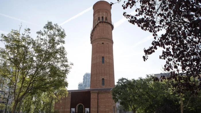 La Torre de les Aigües del Besòs: De Fracaso Hídrico a Guardián de la Memoria de Barcelona