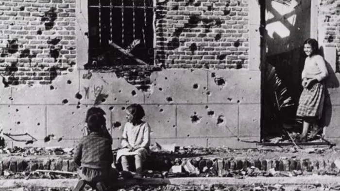 Nace un centro cultural para jóvenes en la casa fotografiada por Robert Capa en Entrevías