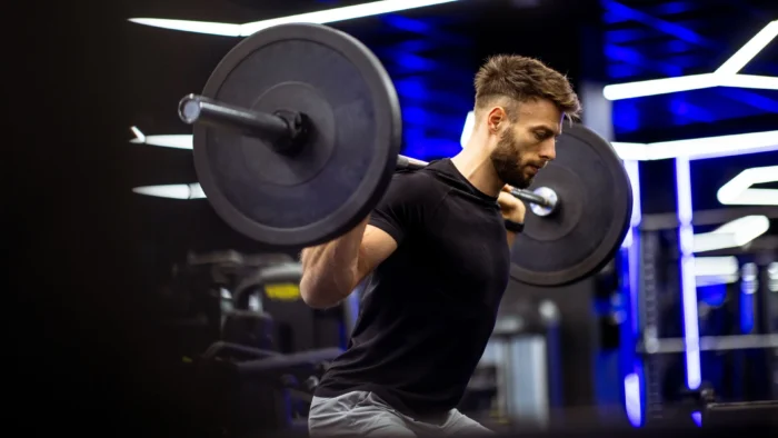 ENTRENAMIENTO DE FUERZA: UN PILAR PARA LA SALUD MENTAL Y FÍSICA