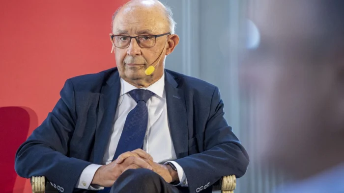 Nuevas Revelaciones en el Caso Montoro: Pagos de Gasísticas Alcanzan el Millón de Euros