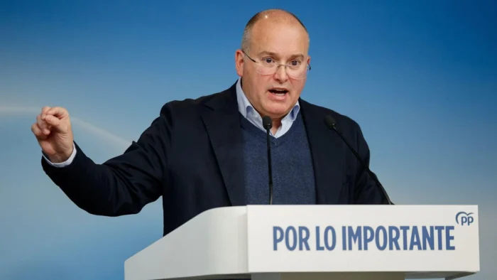 Miguel Tellado (PP) elogia a Vito Quiles y lo compara con el Gran Wyoming