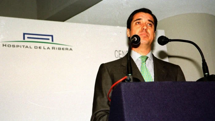 De pacientes a clientes: cómo Madrid y València han llevado al límite la privatización sanitaria