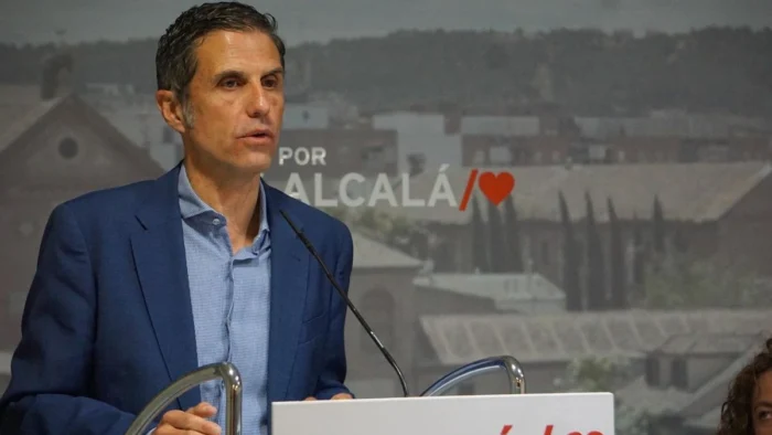 Guerra interna en el PSOE de Alcalá de Henares: dimisión, stripper y acusaciones de afiliación masiva