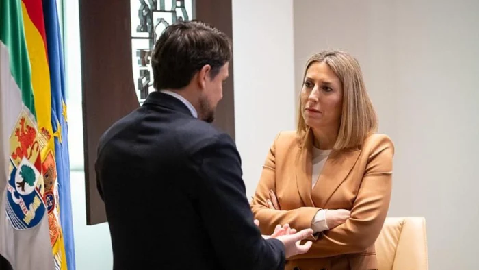 Posible repetición electoral en Extremadura ante el bloqueo entre PP y Vox