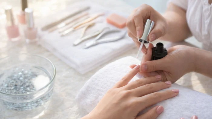 Qué tipo de manicura es más recomendable cuando las uñas son muy débiles