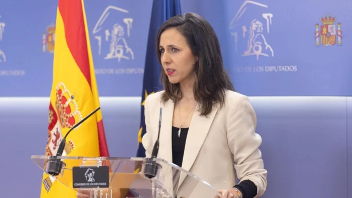 Ione Belarra (Podemos) pide que se retire la acreditación al "agitador ultra" Vito Quiles en el Congreso