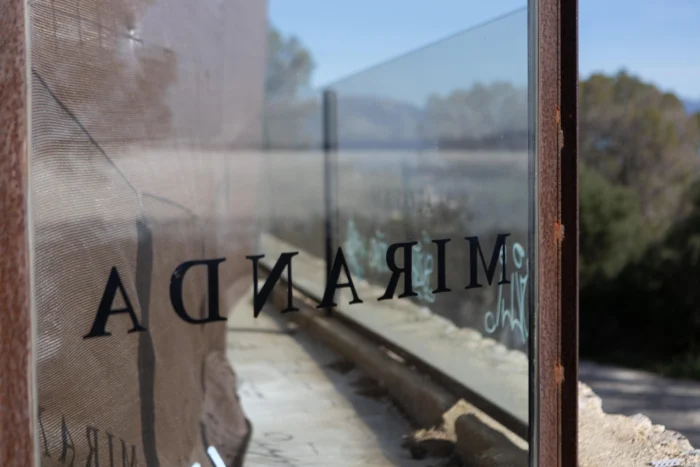 La batalla del Obispado de Mallorca para echar de un local abandonado y "peligroso" a una mujer con dos hijos