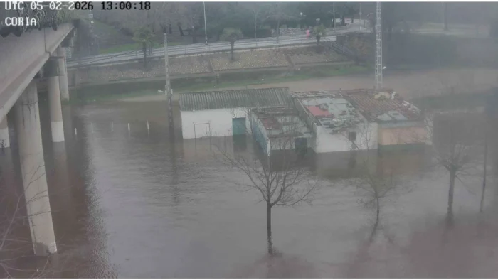 Activan el Nivel 2 de Emergencias en Coria y desalojan La Isleta por la crecida del río Alagón
