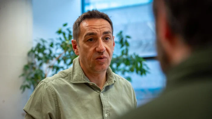 Emilio Delgado: &ldquo;Los partidos deber&iacute;an reflexionar por qu&eacute; genera tanta ilusi&oacute;n en la izquierda este acto&rdquo;