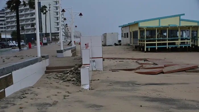 Temporal Leonardo Azota Cádiz: Daños en la Playa de la Victoria