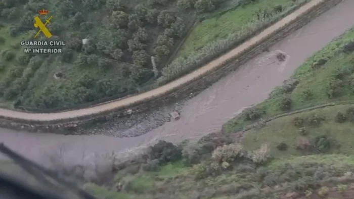 CONTINÚA LA BÚSQUEDA DE UNA MUJER ARRASTRADA POR UN RÍO EN MÁLAGA