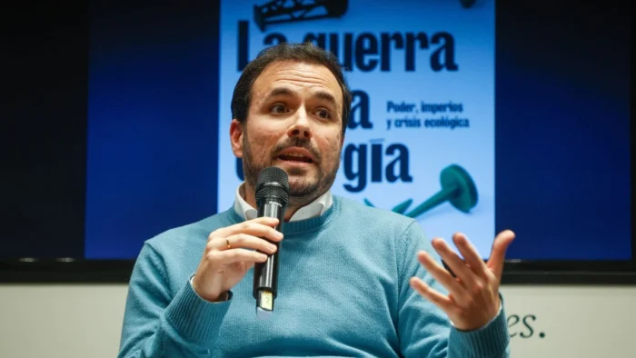 Alberto Garzón analiza la "guerra por la energía" y aboga por un ecosocialismo