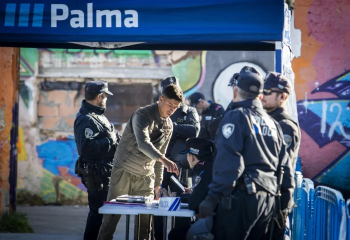 "Necesito un lugar donde dormir": Palma activa el desalojo de m&aacute;s de 200 personas que malviven en su antigua c&aacute;rcel