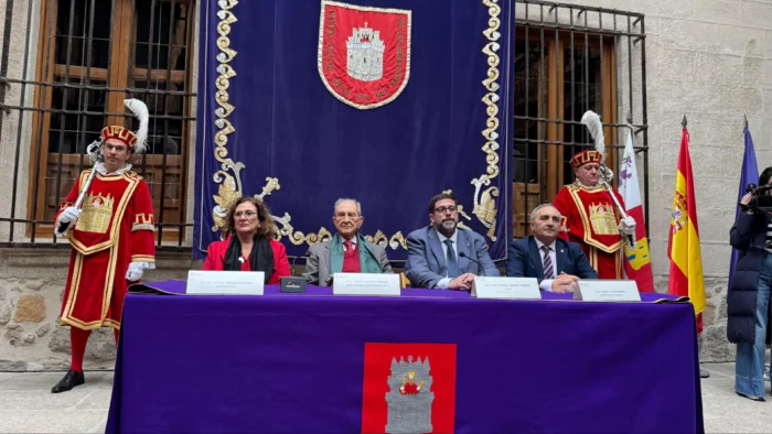 Centenario y Reconocimiento: Nicolás Sánchez-Albornoz Honrado en Ávila