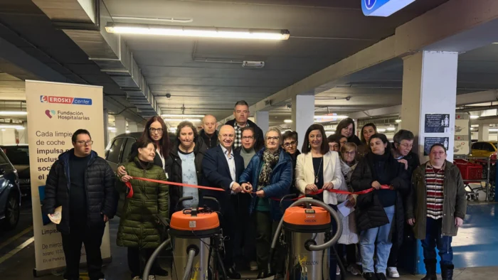 Nuevo servicio de limpieza de vehículos en Eroski Center de Betanzos