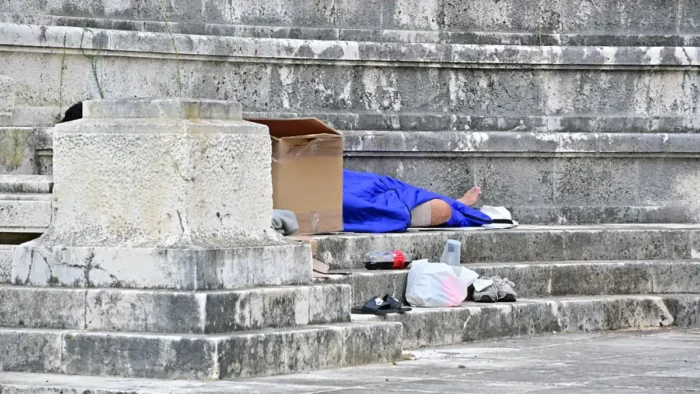 Polémica en Cádiz por el Protocolo de Actuación con Personas Sin Hogar