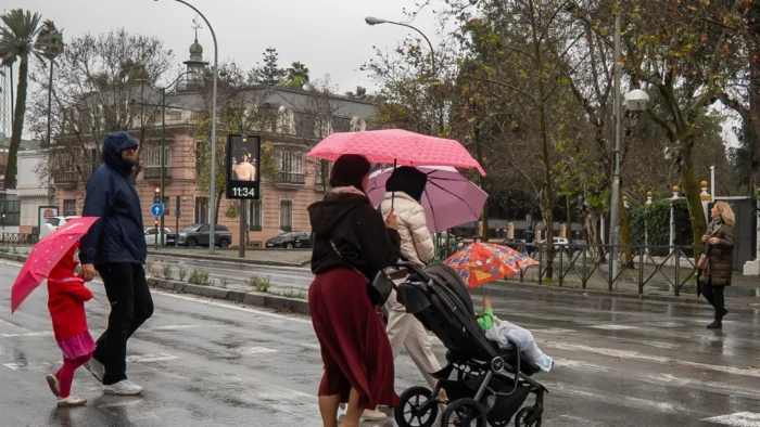 ANDALUCÍA SUSPENDE LAS CLASES EN ALMERÍA Y MANTIENE LA SUSPENSIÓN EN VARIAS COMARCAS POR EL TEMPORAL