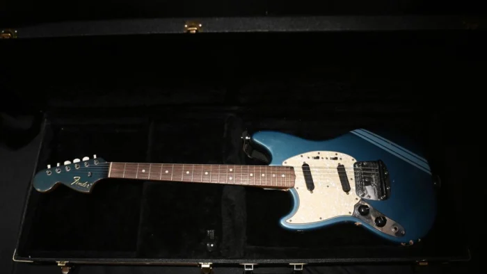 De Kurt Cobain a Pink Floyd: guitarras icónicas de la historia del rock salen a subasta por millones