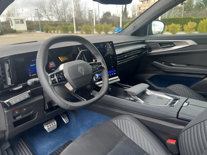 Rafale Hyper Hybrid 4x4, el no va m&aacute;s de Renault