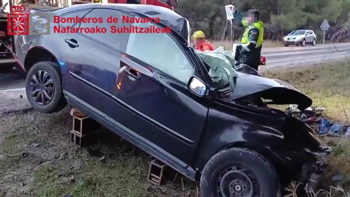 Fallece la mujer herida en el brutal choque entre un camión y un coche en la N-121