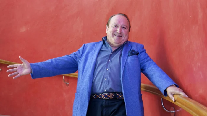 El adiós a Fernando Esteso en Valencia: "Todavía no me cabe en la cabeza que se haya ido"