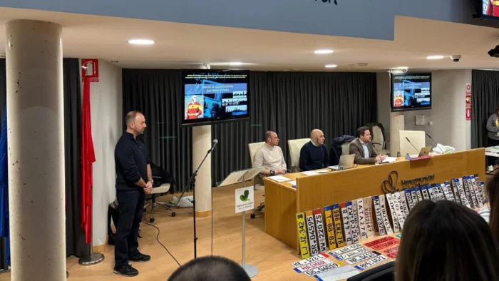 Formación policial sobre detección de documentos falsificados reúne a agentes de diversas localidades