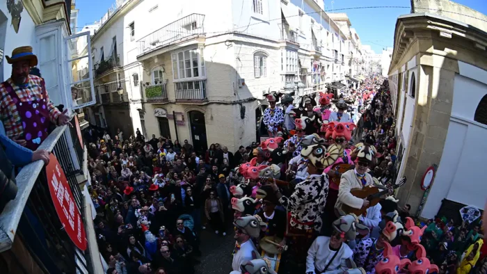 Tiempo en Cádiz: Sol en el tramo final del Carnaval y posible cambio a mitad de semana