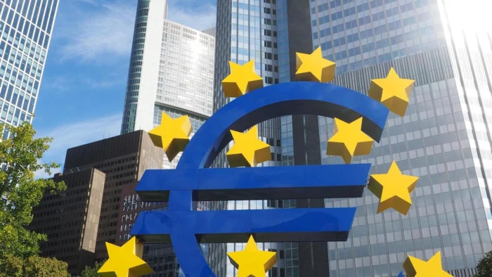 ¿Colapso digital inminente? Extremadura llama a la calma ante la recomendación de mantener efectivo