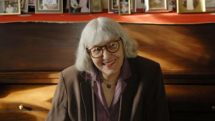 ‘Antigüedades’: Una novela sobre memoria, vejez y el fin de un mundo